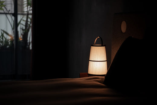 Japanese Bamboo Floor Lamp "Hagoromo" in the Japandi bedroom