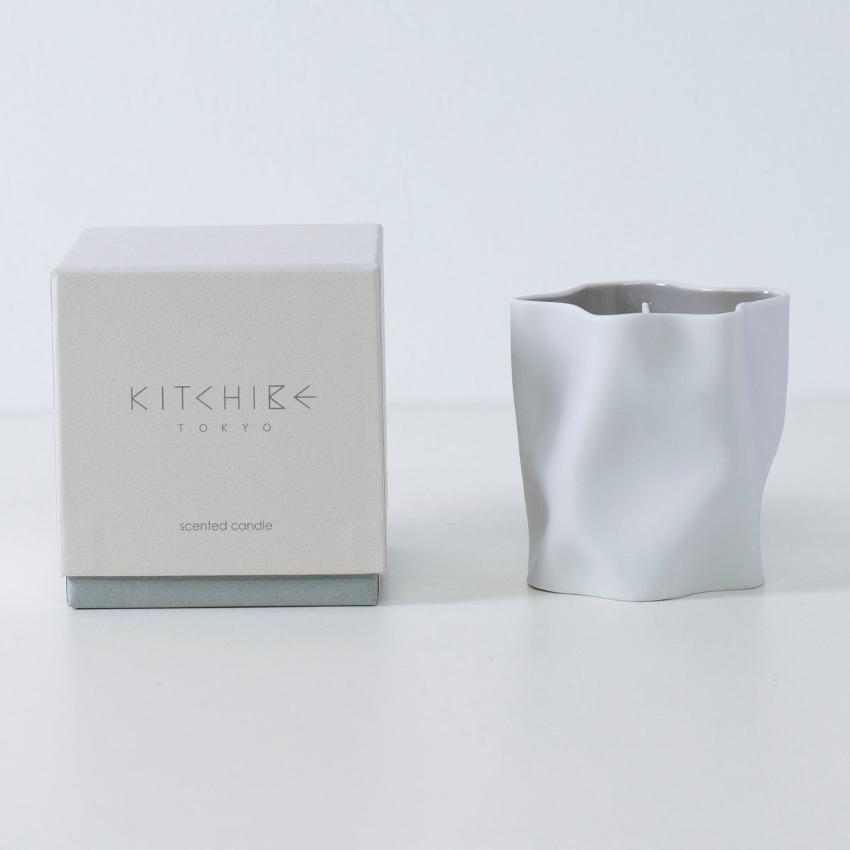 Zen-inspired Japanese candle KARESANSUI with yuzu, peony, and Japanese Incense in Seto porcelain