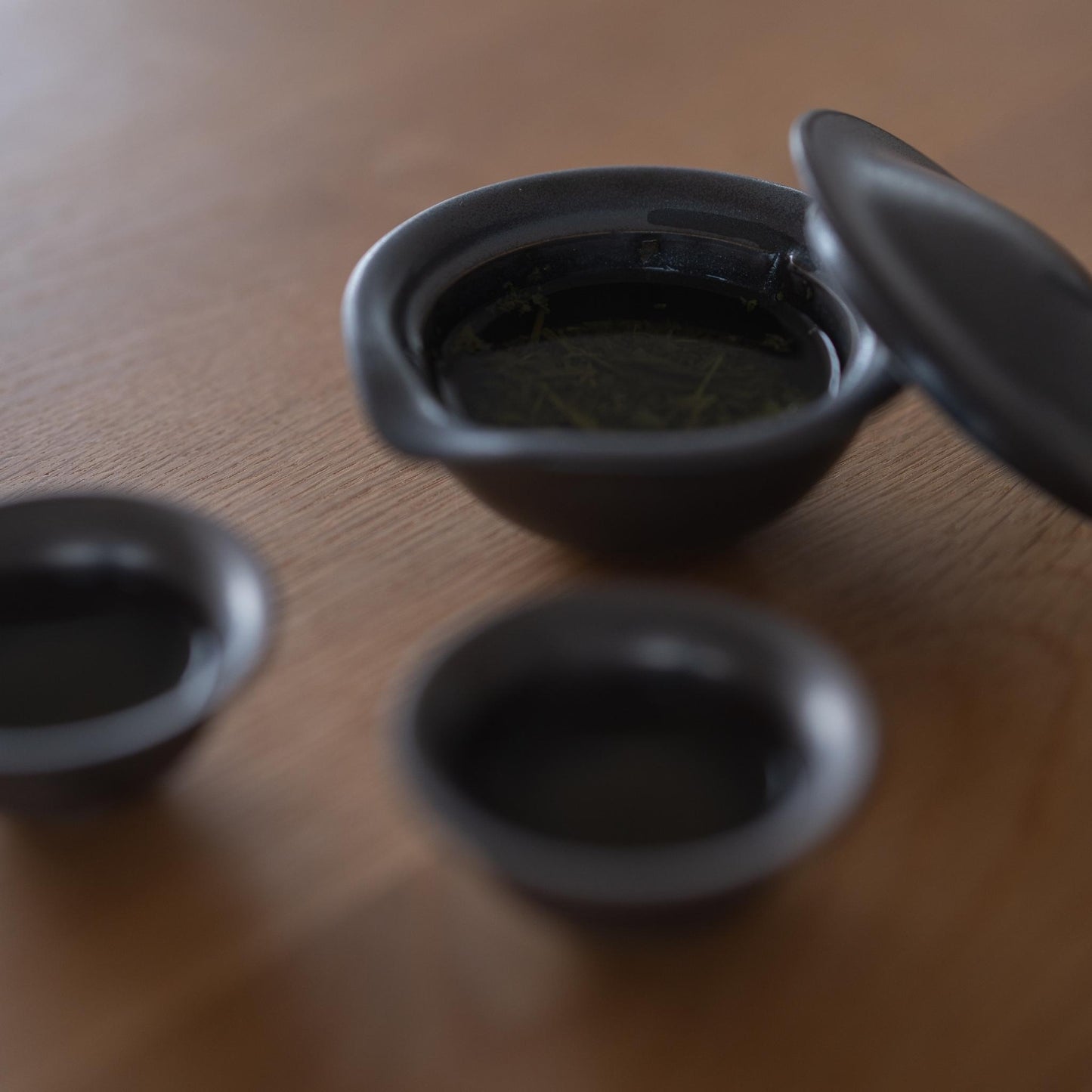 Black Japanese Hōhin Tea Set – Traditional Mino Ware Teapot with Two Cups for Green Tea