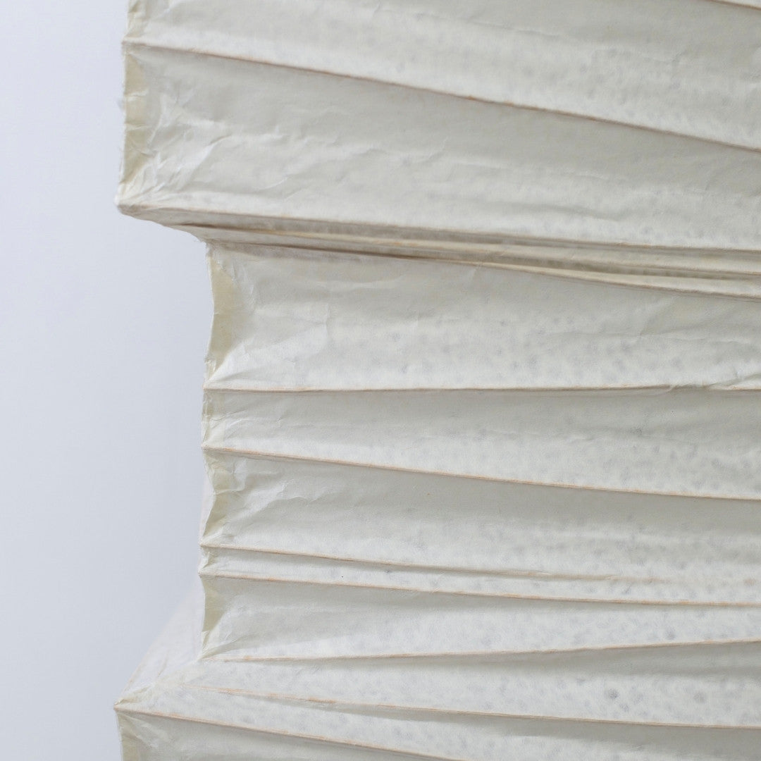 Japanese Washi Paper Floor Lamp "Harusame Washi 01" – A durable washi paper standing lamp with sophisticated atmosphere