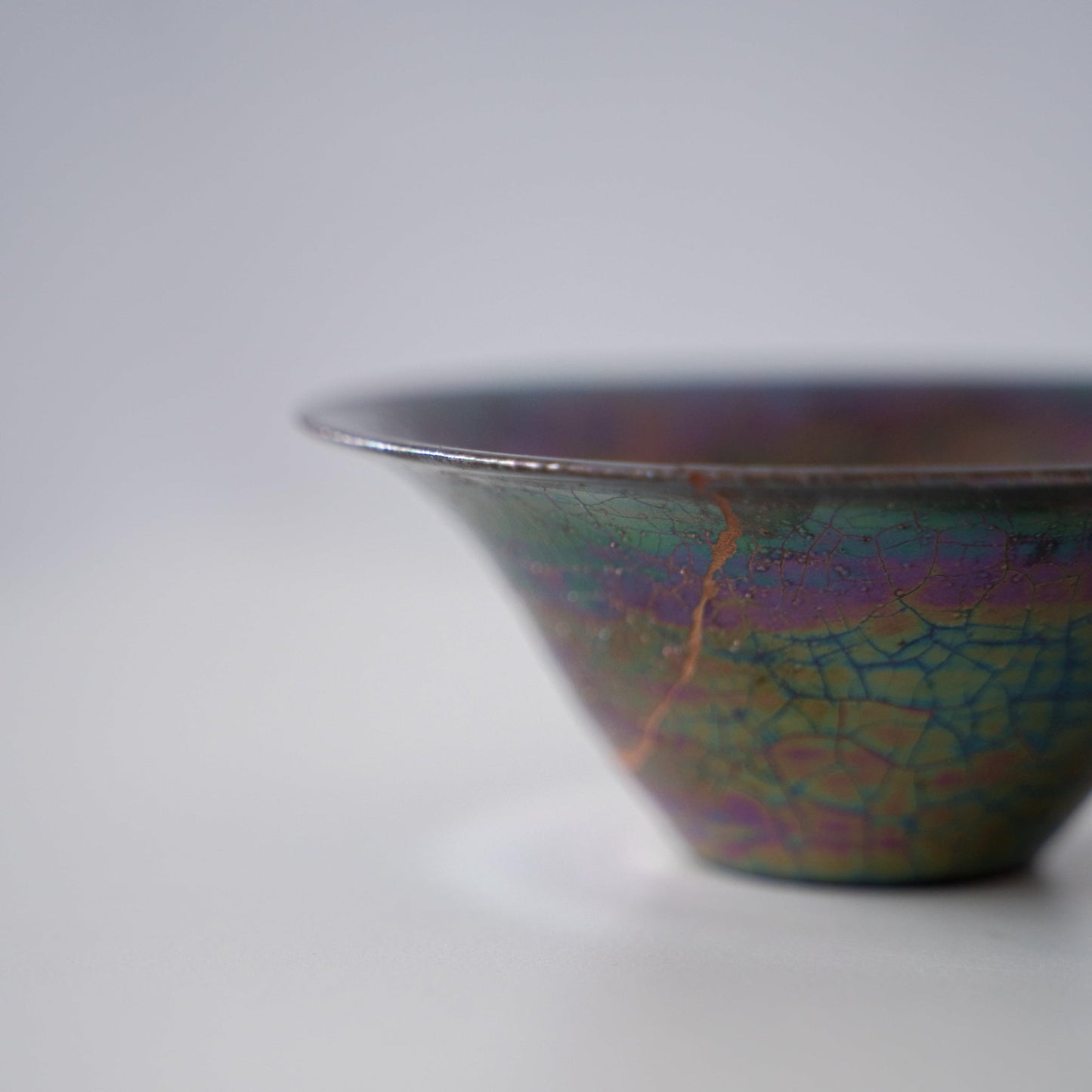 Kintsugi Bowl "Rainbow Luster": Close-up Side View