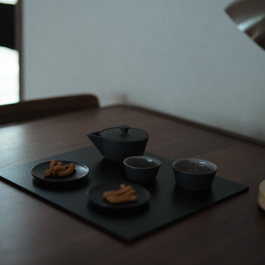 Japanese Black Teapot and Tea Cup Set