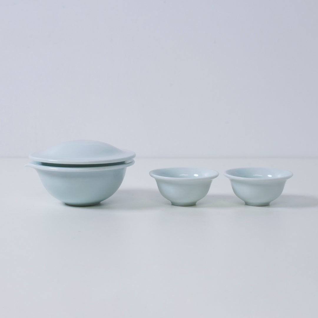 Pale blue Japanese Hōhin tea set for two – handcrafted teapot with matching Japanese tea cups