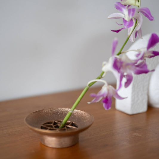 Japanese Ikebana Vase “Flower Garden” with Pinless Kenzan | Bronze Flower Frog for Japanese Vases