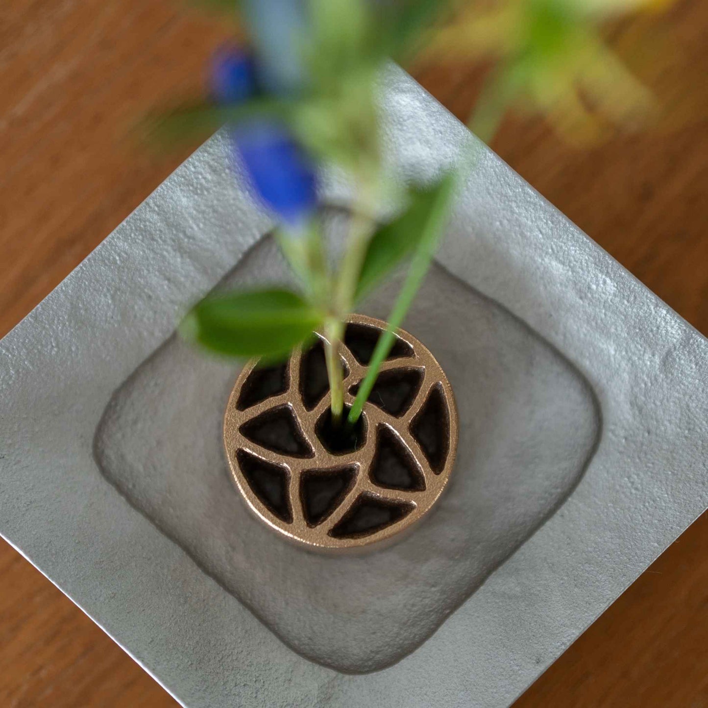 Japanese Pinless Kenzan “Hana” S for Ikebana | Bronze Flower Holder for Japanese Vases