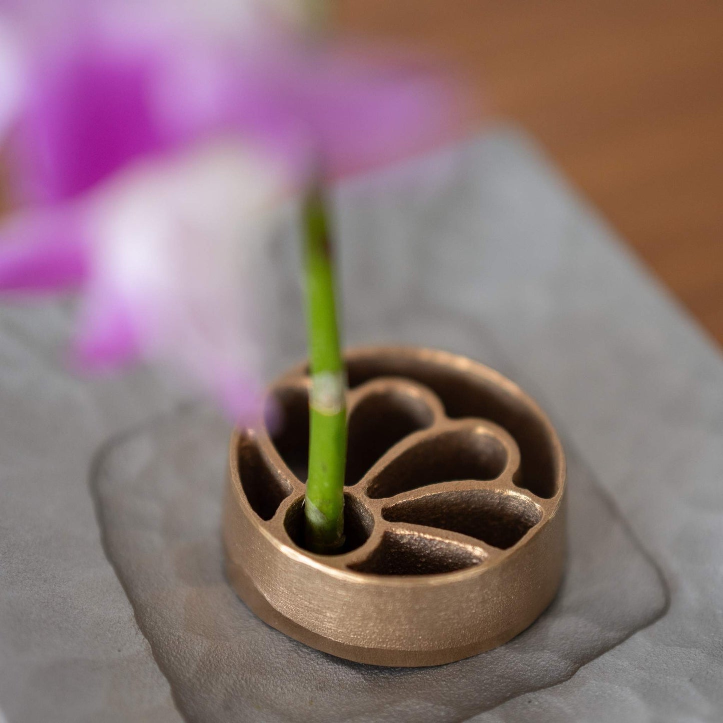 Japanese Pinless Kenzan “Hana” L for Ikebana | Floral Bronze Flower Frog for Japanese Vases