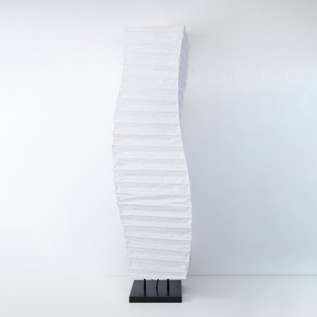 Japanese Washi Paper Floor Lamp "Momi Washi 01" – Elegant Standing Lamp for Living Rooms