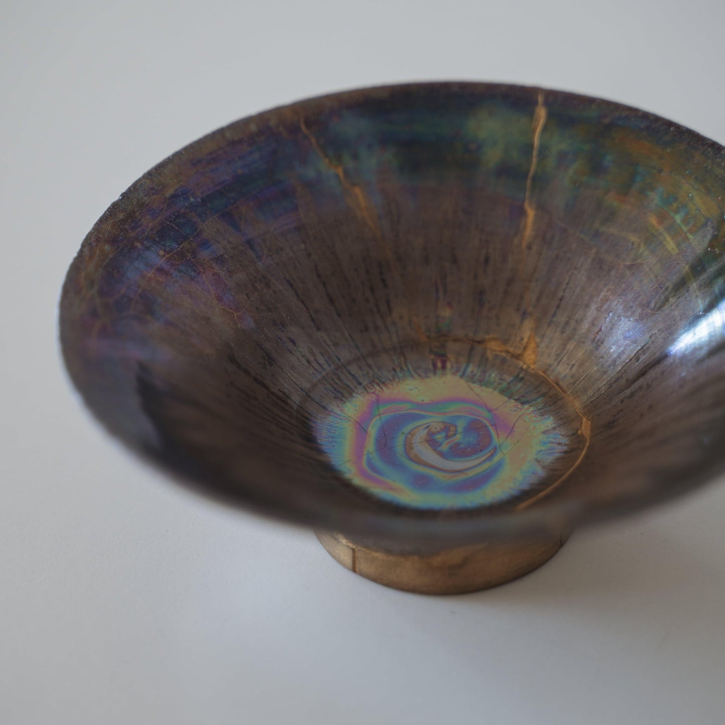 Top view close-up of Kintsugi Bowl "Iris Rose", showcasing the unique "Iris Rose" pattern