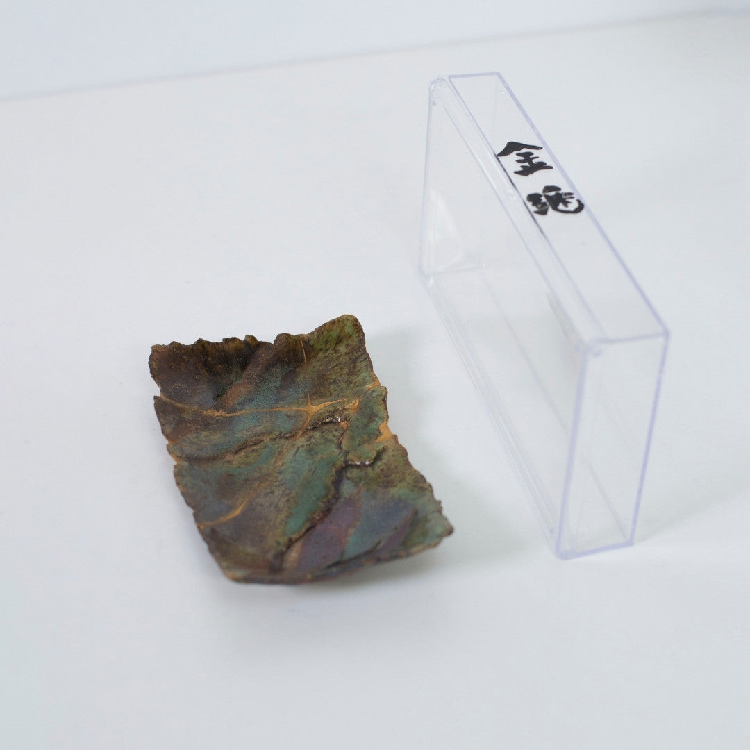 Kintsugi Plate "Oribe" Deep Green 02 with a clear case