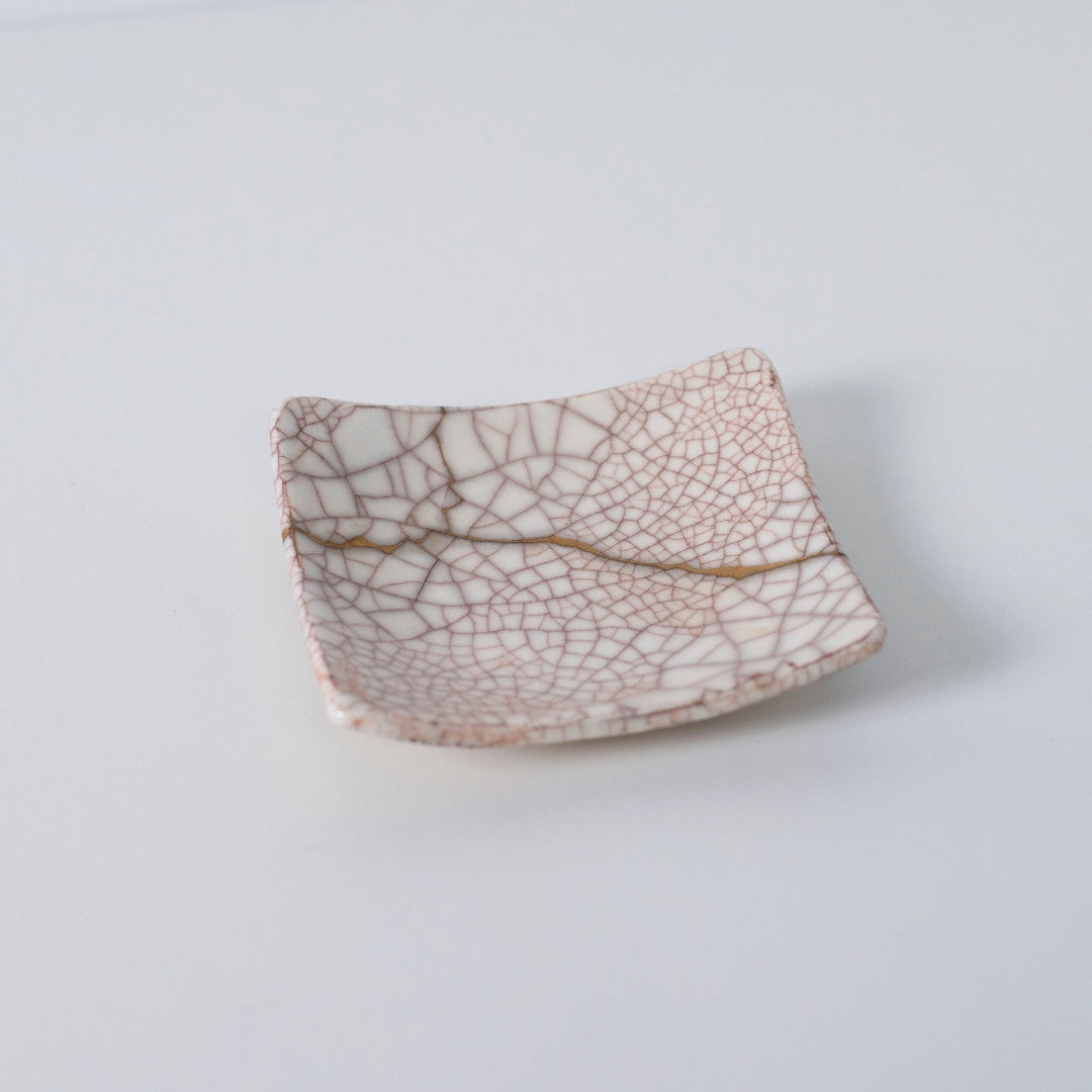 Top view of Kintsugi Square Plate "Vermilion Crackle" 05, showcasing its elegant design