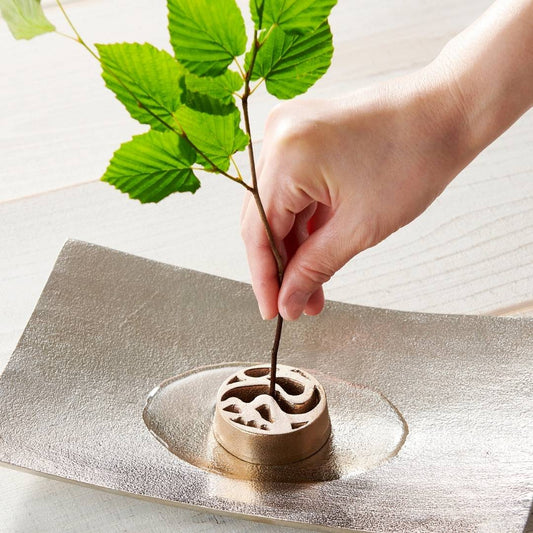 Single twig with Japanese Pinless Kenzan "the water" for ikebana flower arrangement