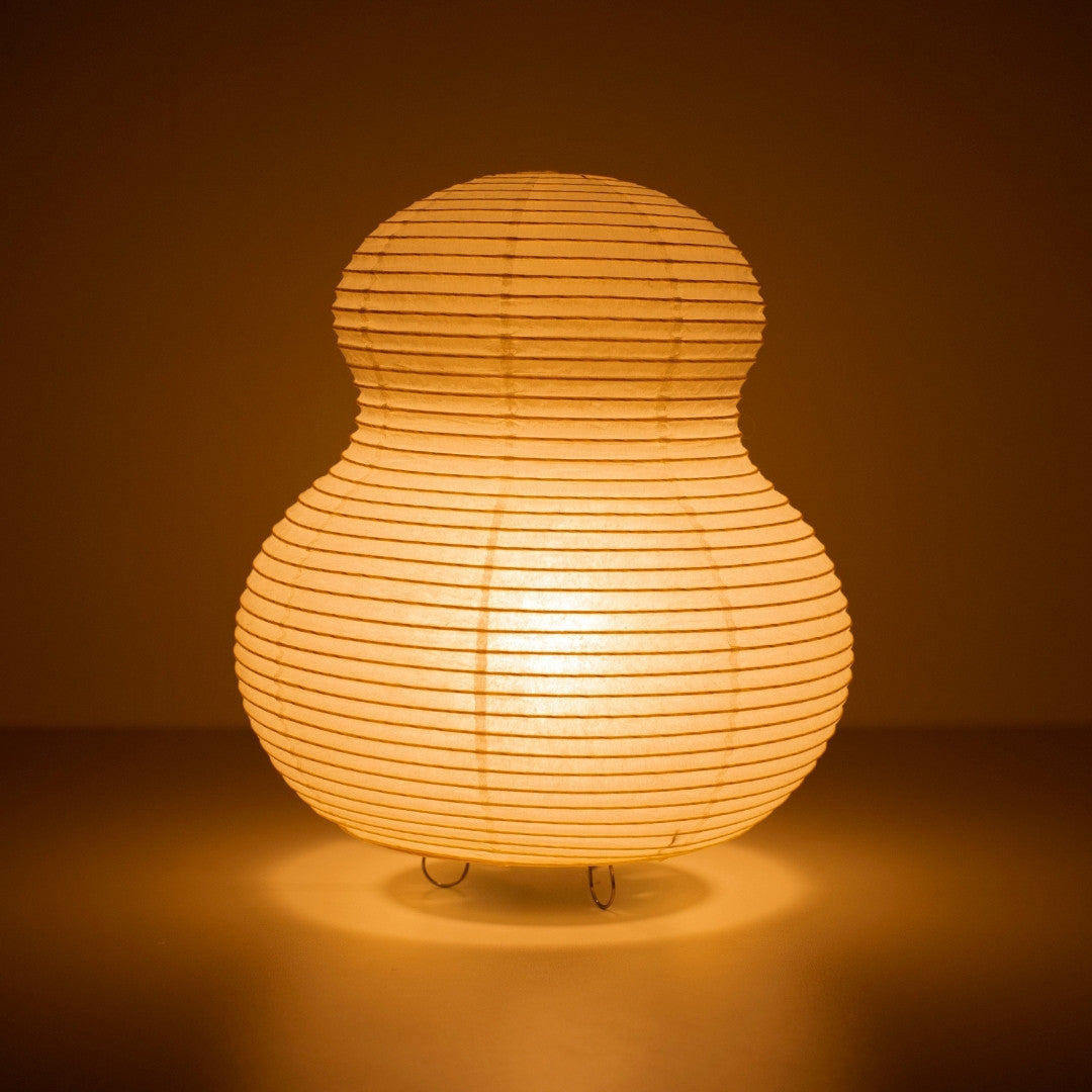 Japanese paper floor lamp "paper moon 02" glowing softly – handcrafted Mino Washi floor lamp