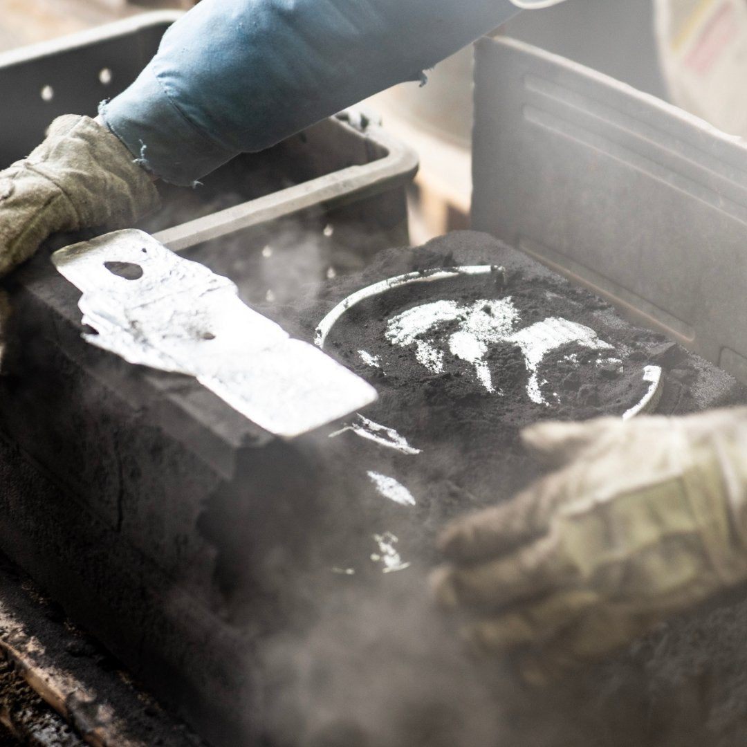 Traditional Kanamori Alloy sand casting process making pinless kenzan and Japanese sake cup set