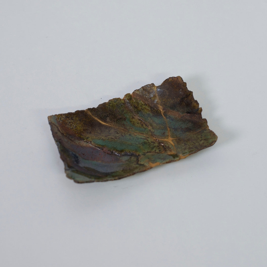 Top view of Kintsugi Plate "Oribe" Deep Green 02