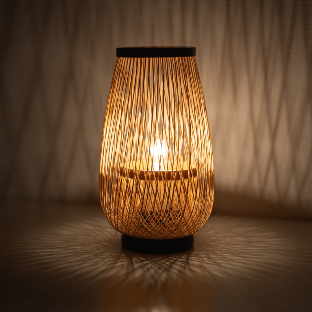 Tischlampe aus Bambusweberei aus Shizuoka, Japan, mit 800-jähriger Geschichte.