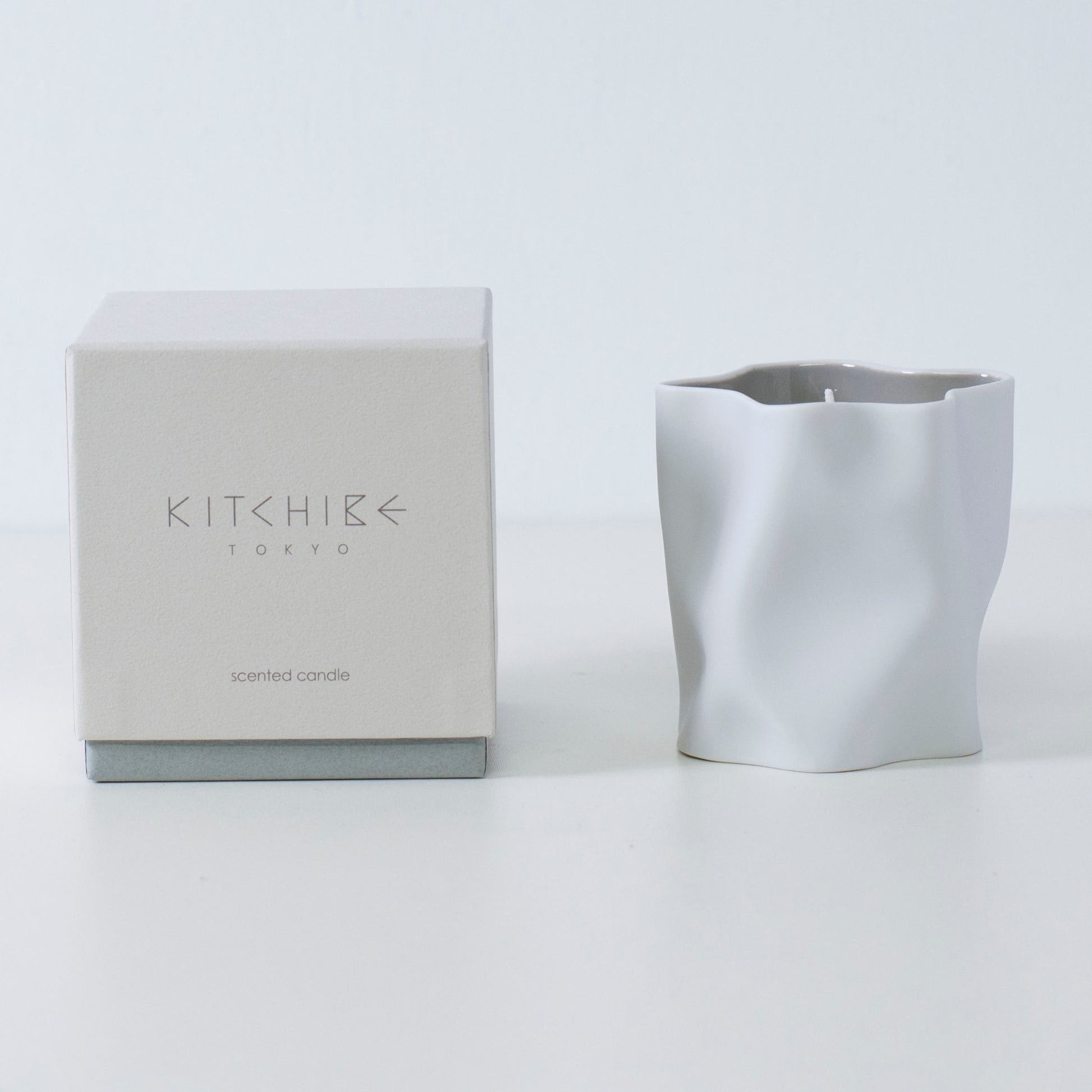 Zen-inspired Japanese candle KARESANSUI with yuzu, peony, and Japanese Incense in Seto porcelain