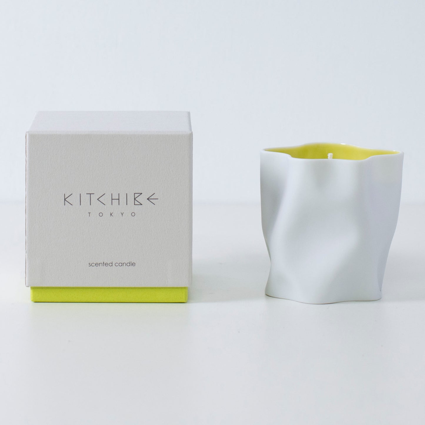 Japanese candle Yuzuwith leather, ylang-ylang, and Japanese Incense in handcrafted Seto porcelain