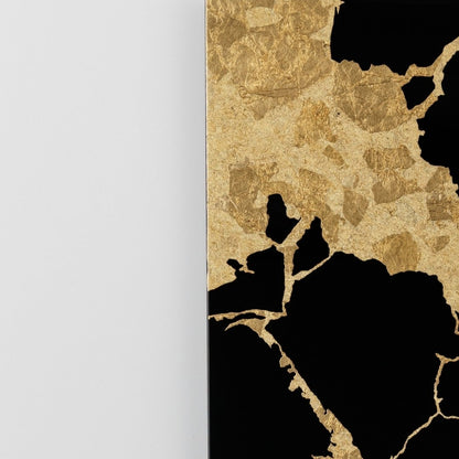 Close-up of Japanese wall art Kintsugi black – wabi sabi brass gold foil wall decor