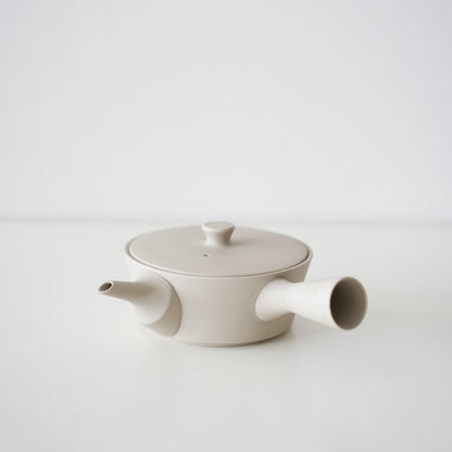 A simple and beautiful white Banko ware teapot.