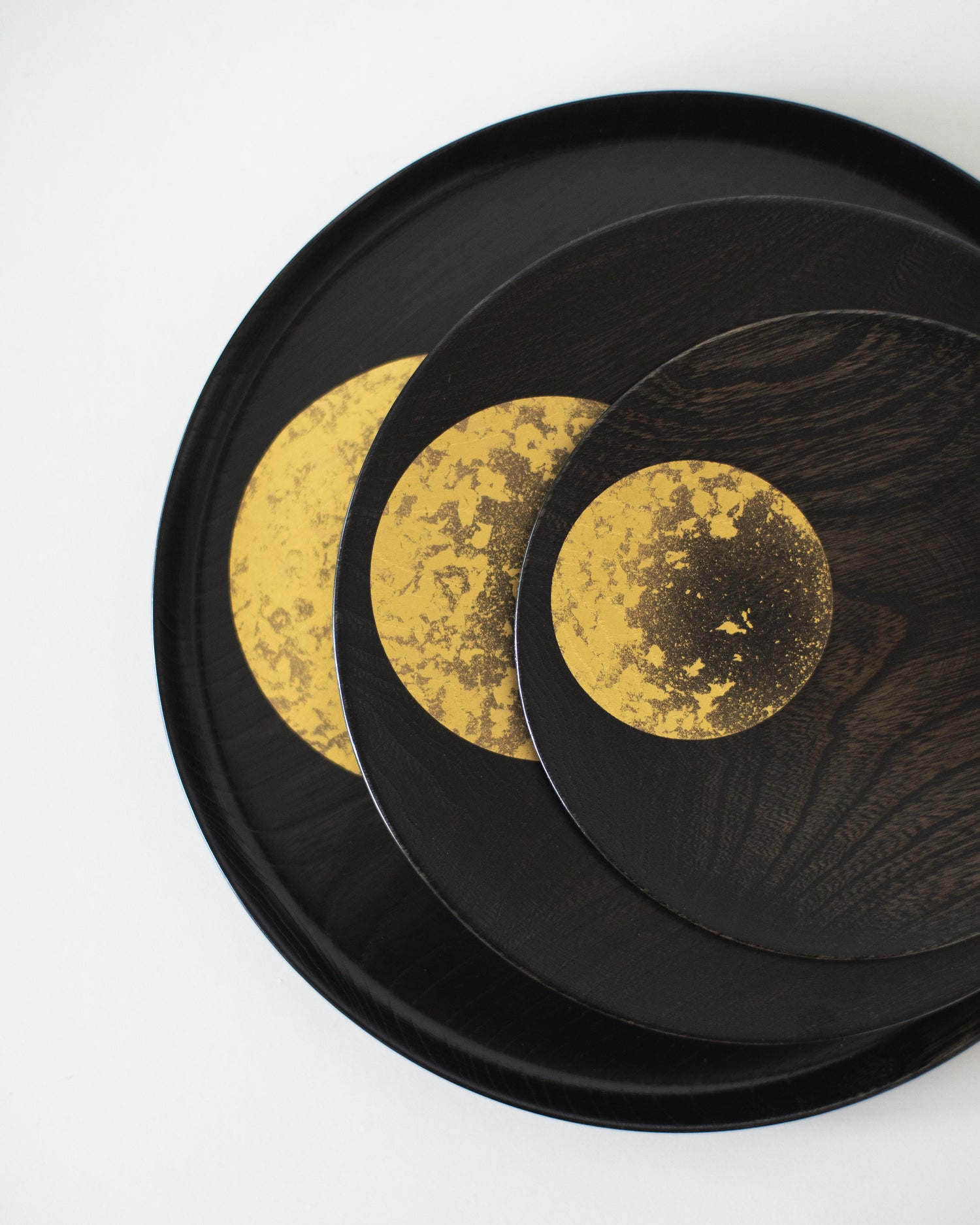 Yamanaka lacquerware, gold leaf, moon, plate