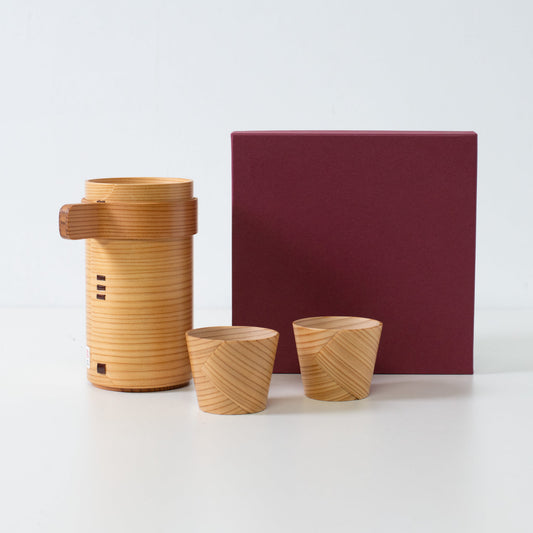 Japanese sake set made of Akita cedar by a 76-year-old craftsman using traditional Magewappa bending techniques.