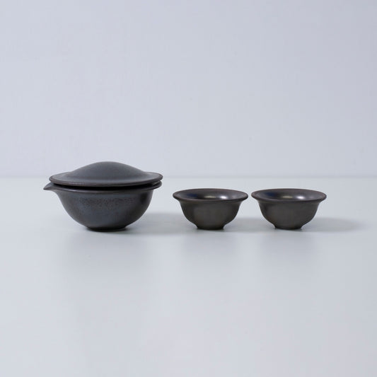 Black Japanese Hōhin tea set for two – Mino ware teapot with nesting Japanese tea cups