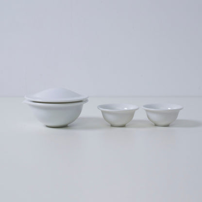 White Japanese Hōhin tea set for two – minimalist porcelain teapot with Japanese tea cups