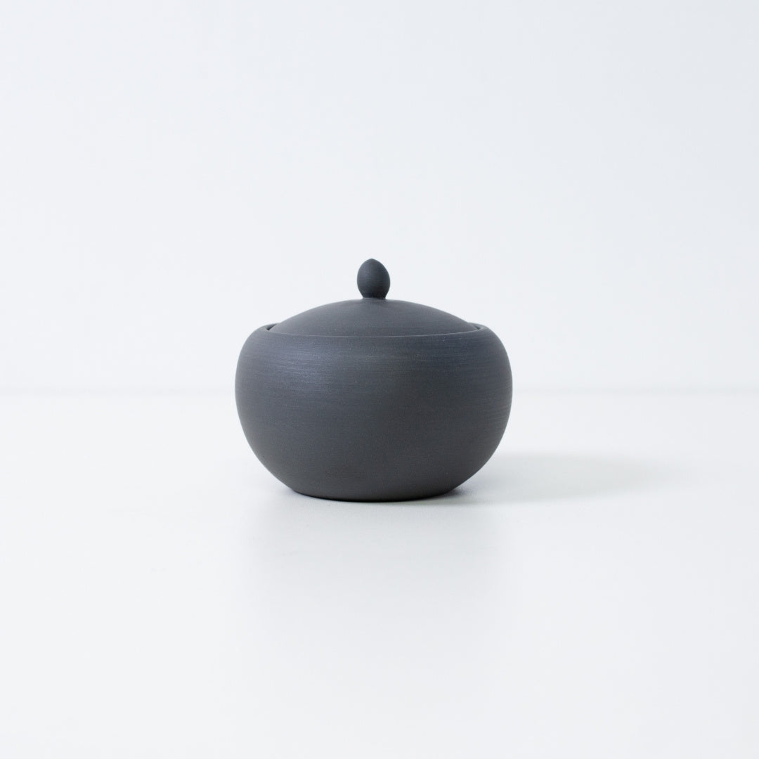 Japanese incense burner "Apricot" black, Banko-yaki pottery for zen room and Japanese decor