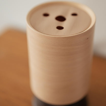 Elegant Japanese Living Room Lamp – Cylindrical Beech Wood Light Lamp Design