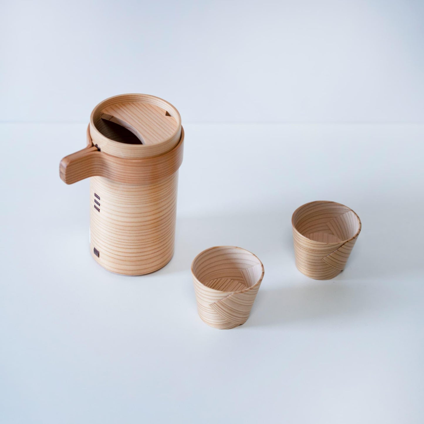 Authentic Japanese "Magewappa" Sake Set with 2 Cups and Bottle - Made in Akita with Cedarwood