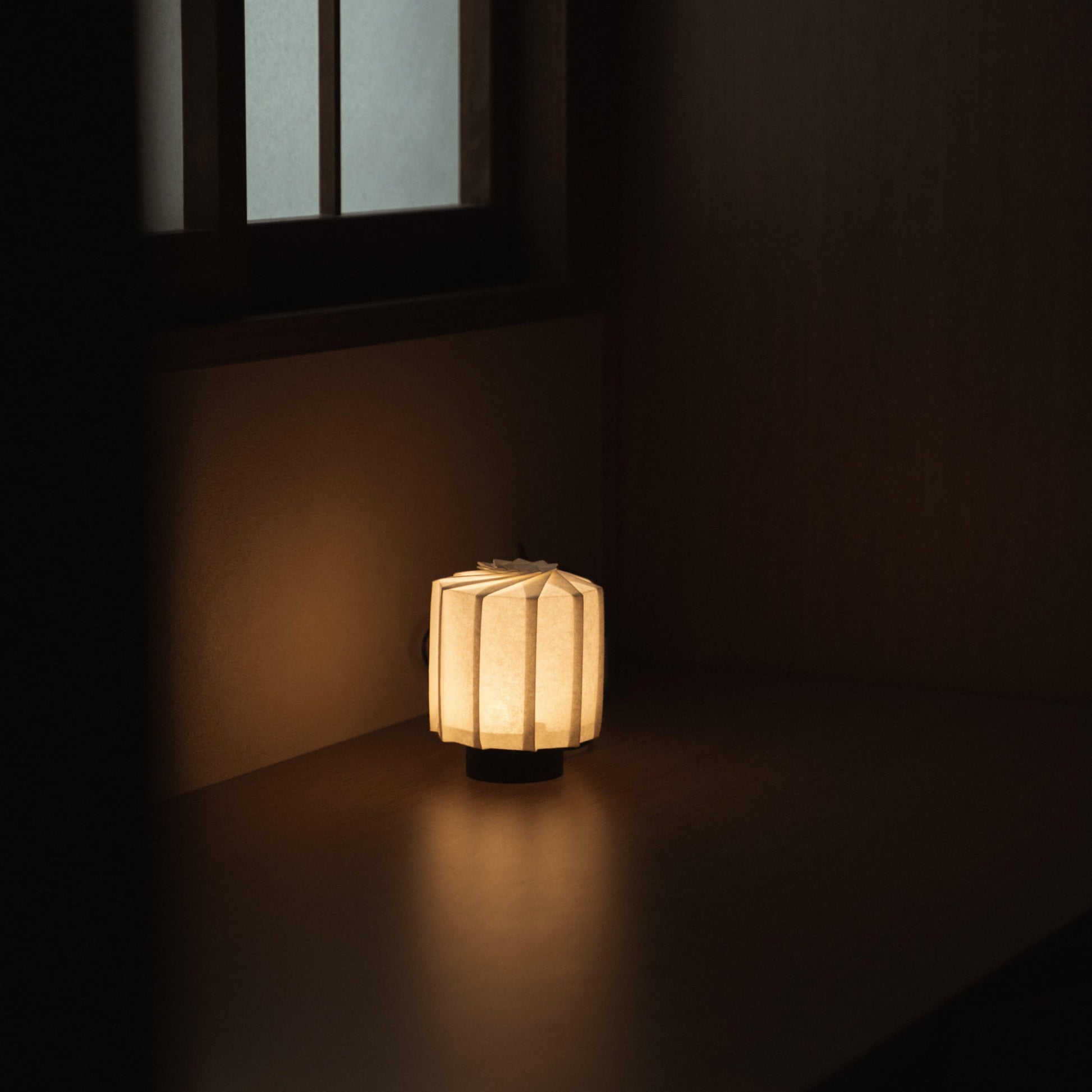Unique Japanese frameless lamp, crafted with origami techniques, adding a touch of modern elegance and soft illumination to any space.
