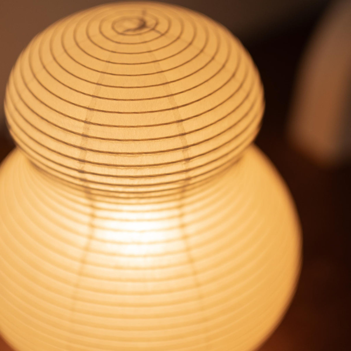 Japanese Paper Floor Lamp Paper Moon 02 – Curved Washi Lamp for Japandi Bedroom