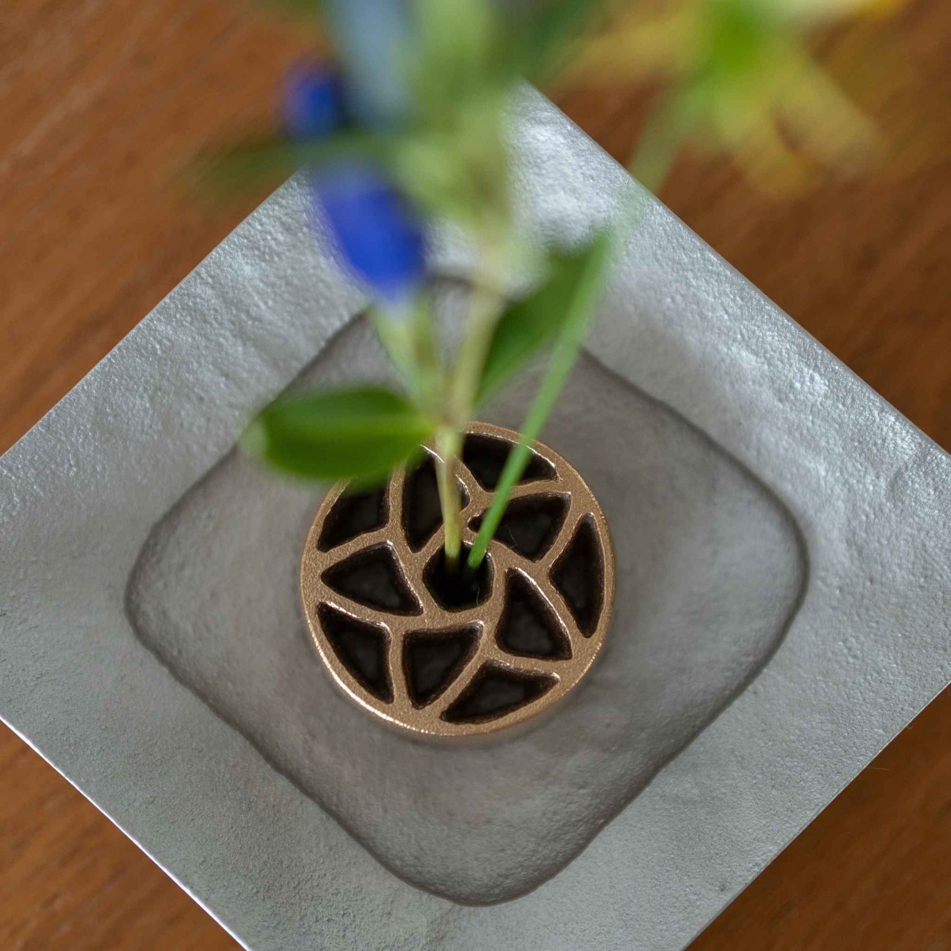 Japanese Pinless Kenzan “Hana” S for Ikebana | Bronze Flower Holder for Japanese Vases