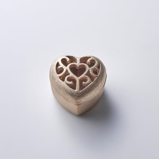 Japanese Pinless Kenzan "Heart" sustainable bronze ikebana vase for Japanese flower arranging
