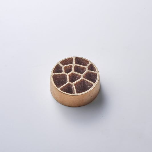Japanese Pinless Kenzan "Voronoi" L – Sand-cast ikebana tool for Japanese flower arranging