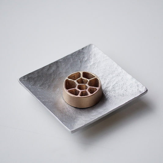 Japanese Pinless Kenzan Voronoi with aluminum plate S gift set for ikebana vases
