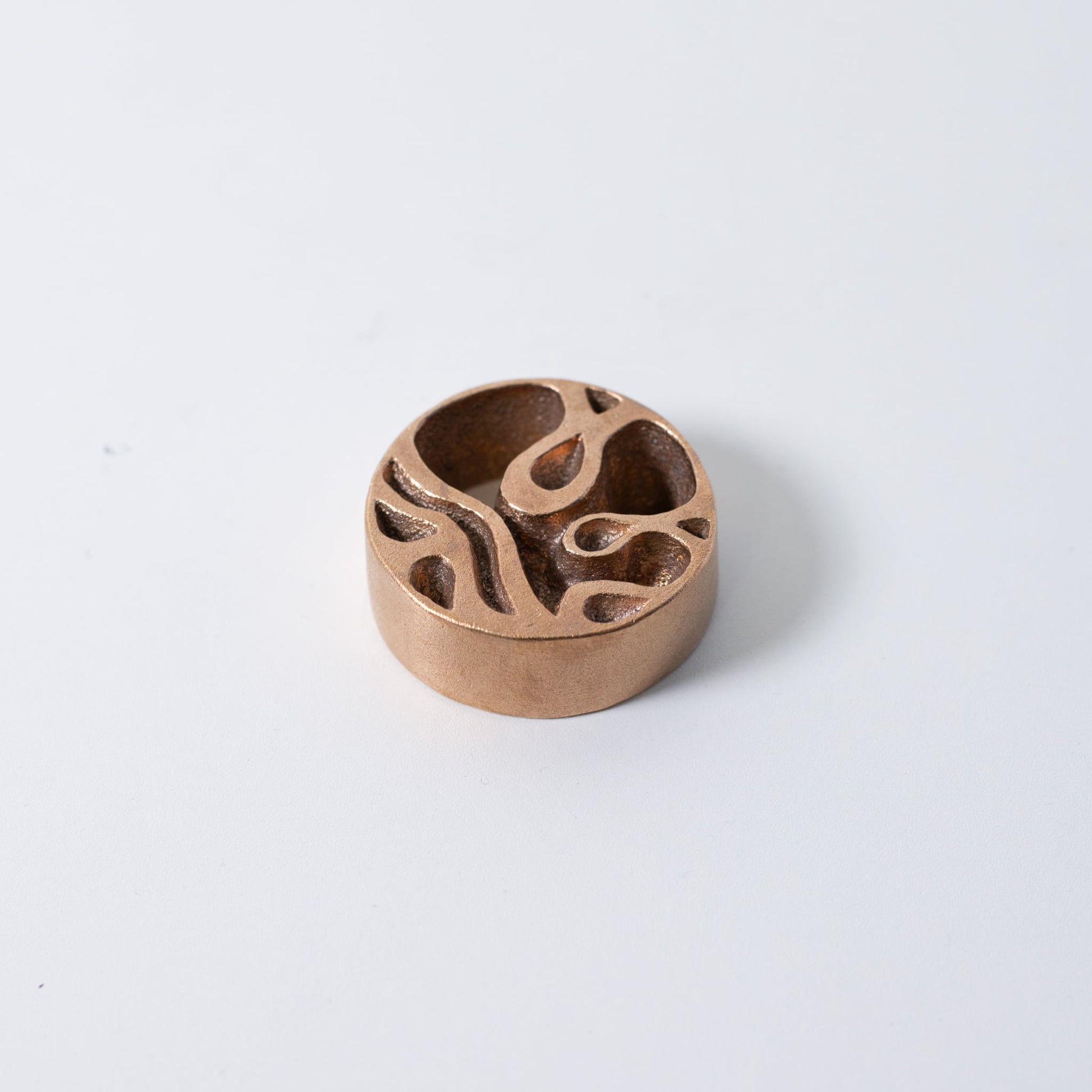 Japanese Pinless Kenzan "the air" bronze for ikebana flower arrangement and Japanese vases