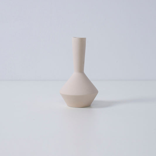Pink Japanese single flower vase “Frustum” – elegant Mino ware design for ikebana flower art