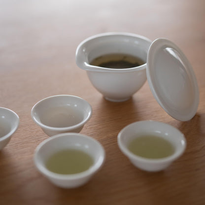 Japanese Hōhin Tea Set – White Mino Ware Teapot with Four Cups for Elegant Tea Moments