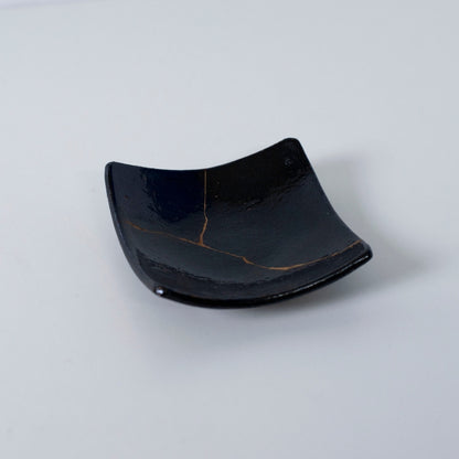 Top view of Kintsugi Square Plate "Jet Black Lighting" 02, showcasing its elegant design