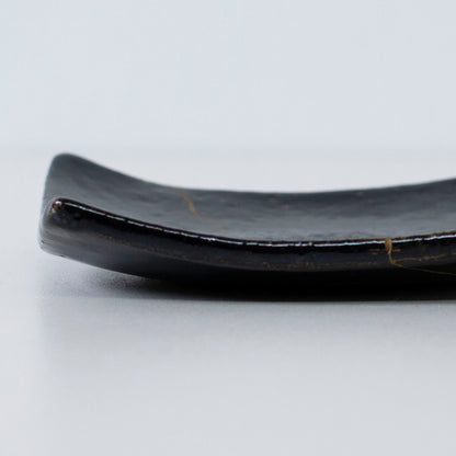 Close-up of the side profile of Kintsugi Square Plate "Jet Black Lighting" 05, highlighting the texture.