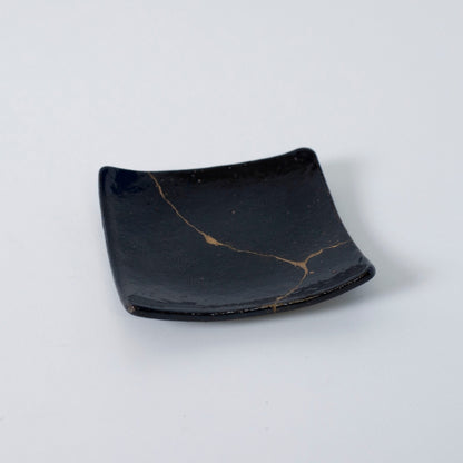 Top view of Kintsugi Square Plate "Jet Black Lighting" 05, showcasing its elegant design