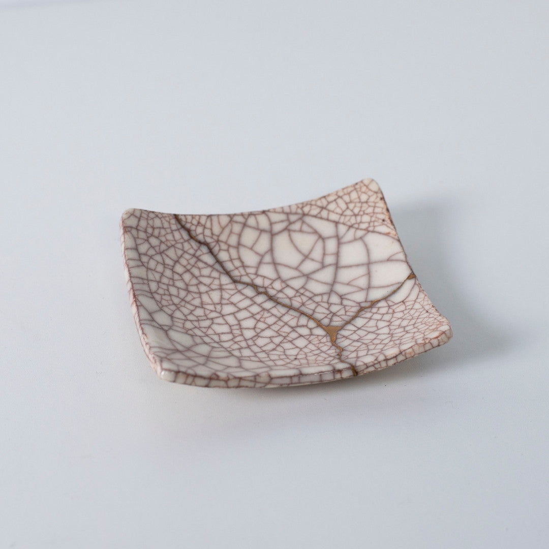 Top view of Kintsugi Square Plate "Vermilion Crackle" 03, showcasing its elegant design