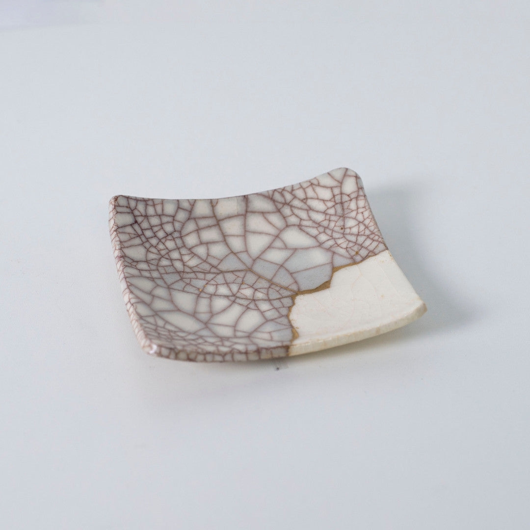 Top view of Kintsugi Square Plate "Vermilion Crackle" 04, showcasing its elegant design