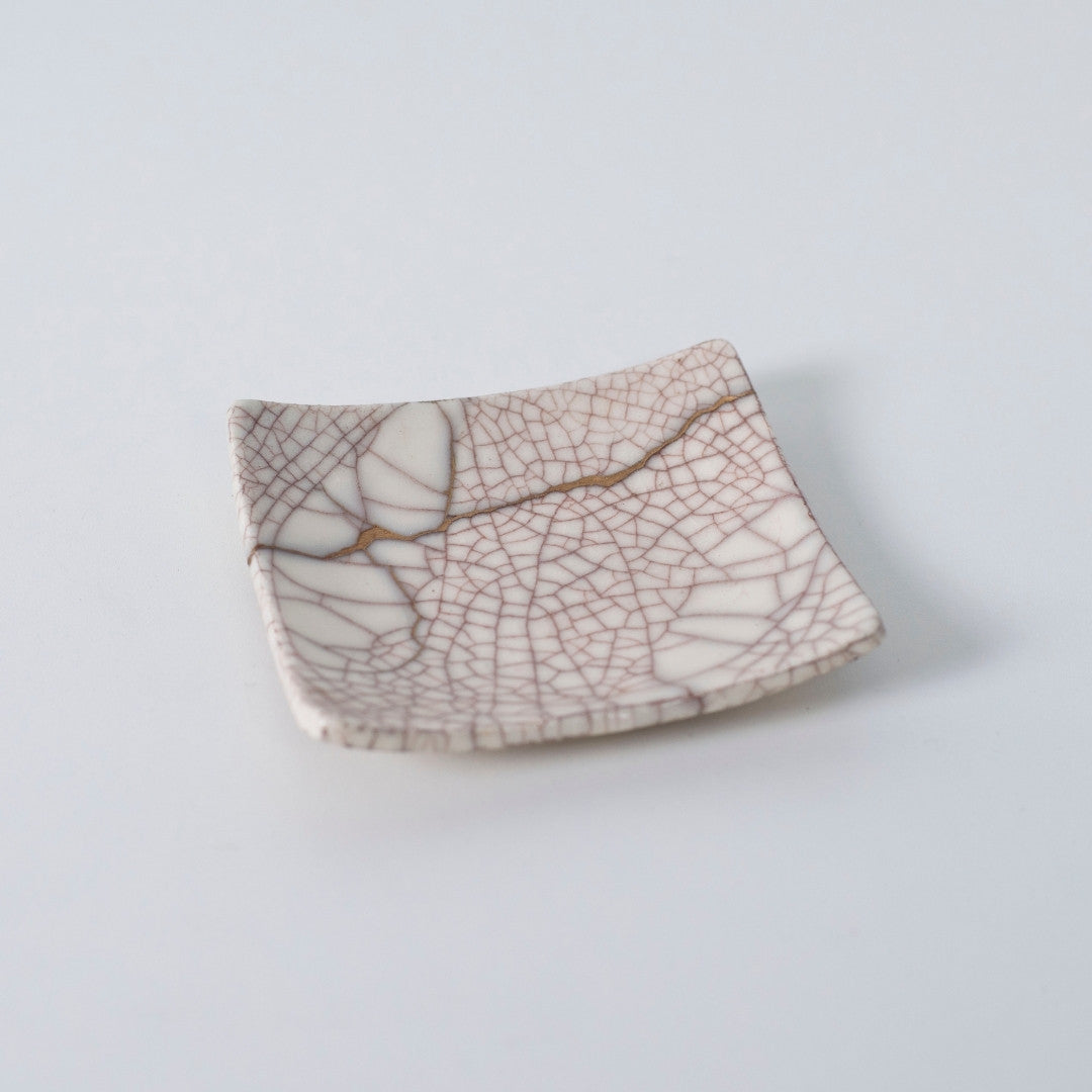 Top view of Kintsugi Square Plate "Vermilion Crackle" 07, showcasing its elegant design