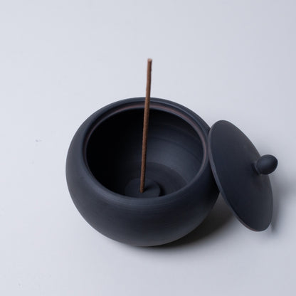 Top view of Japanese incense burner "Apricot" black, perfect for zen room and modern Japanese decor