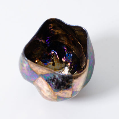 Top view of handcrafted kintsugi matcha bowl highlighting urushi lacquer finish