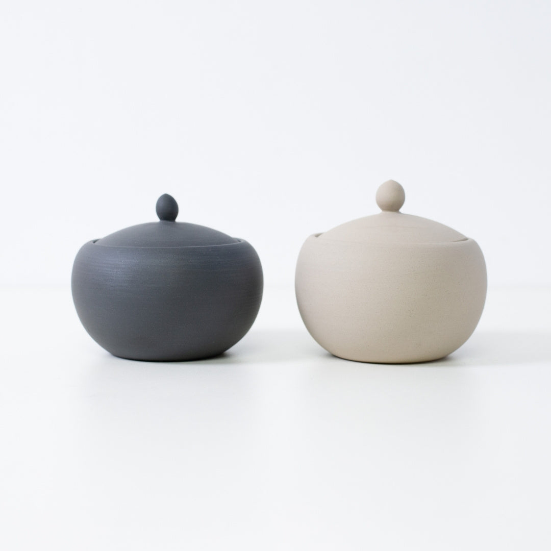 Two color types of Japanese incense burner "Apricot" for zen room and minimalist Japanese decor