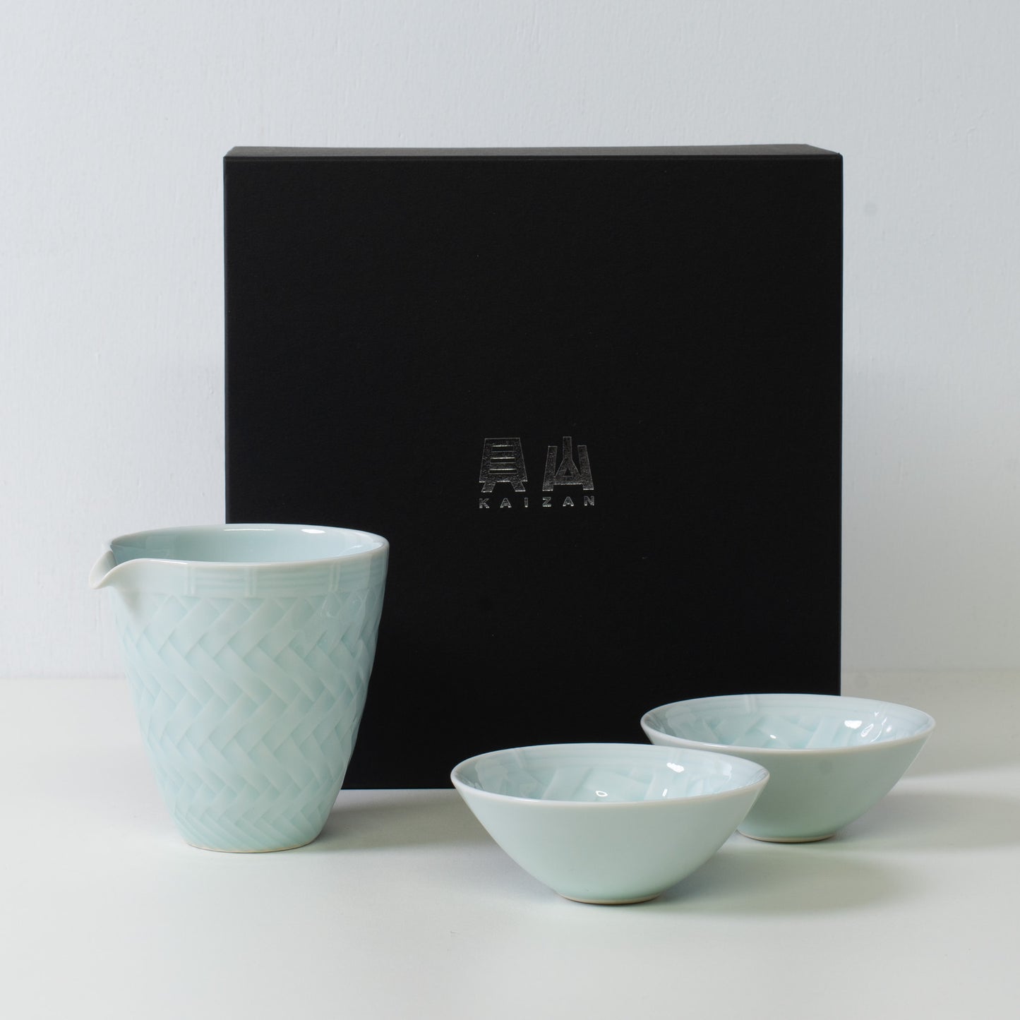 Basket weave sake set, ice blue, porcelain - Japanese sake set with a black box for a Japanese gift