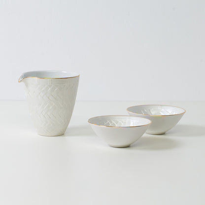 Basket weave sake set, white porcelain - Traditional wabi-sabi sake carafe and two sake cups